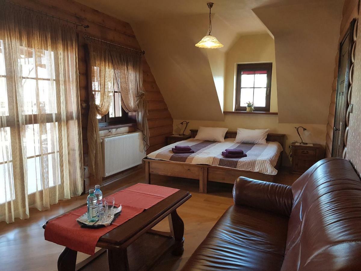 Bed and Breakfast Stary Lwow à Korczyna  Extérieur photo